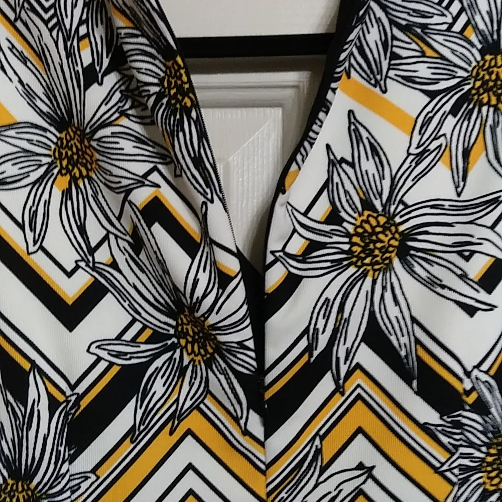 Eye Catching Colorful Dress - Picture 5 of 6
